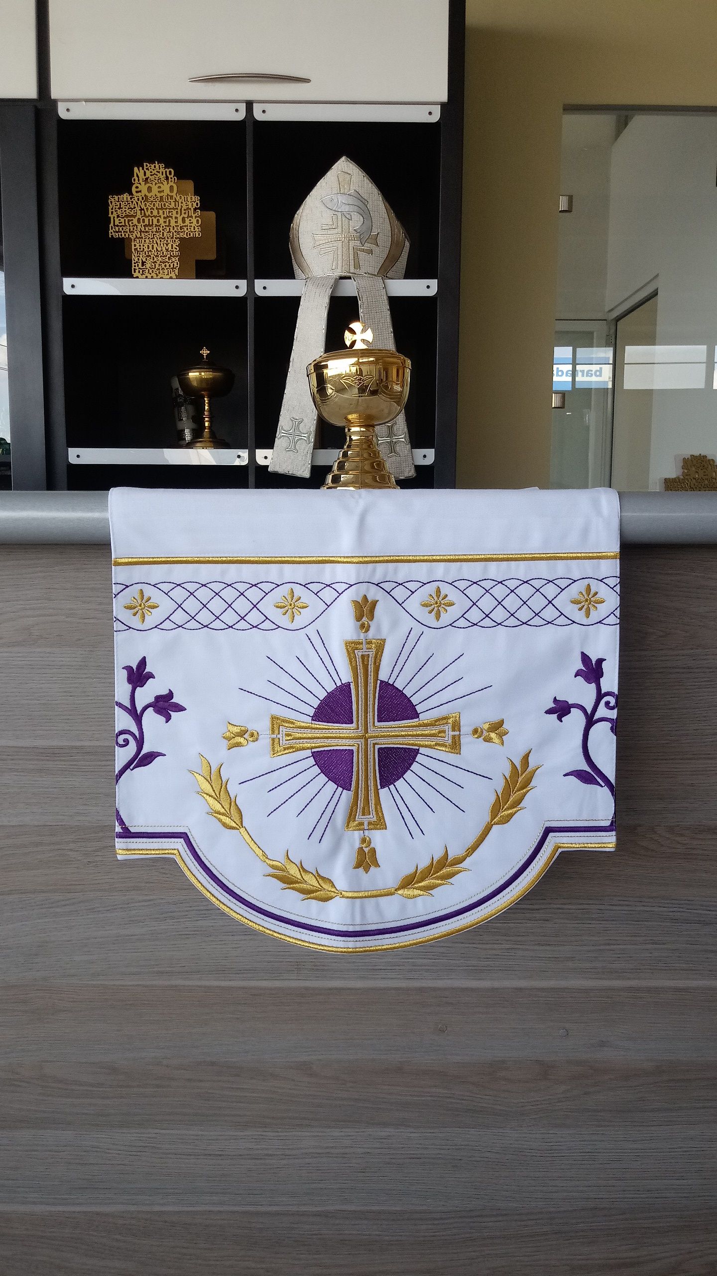 101 JARDIN RADIANTE Mantel blanco Morado 53 Ambon